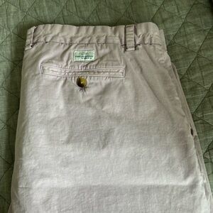 Men’s Vineyard Vines light purple shorts